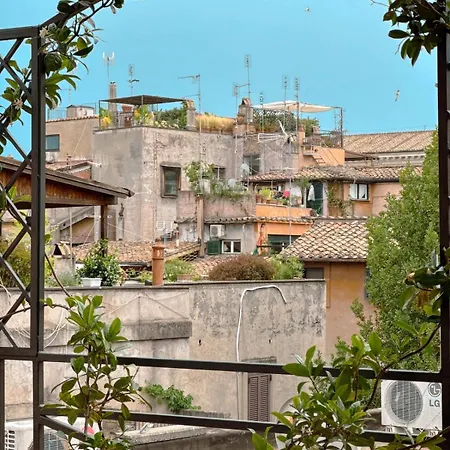 Trastevere Luxury Apartment